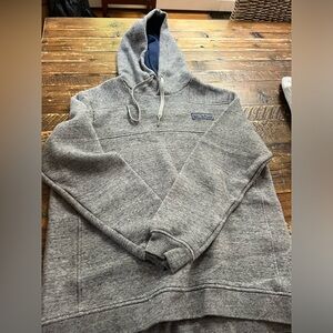 Men's vineyard vines gray hooded sweatshirt. Size small